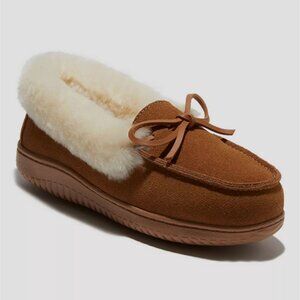 dluxe by dearfoams Women's Shearling Moc with Fur Casing Slippers - Chestnut